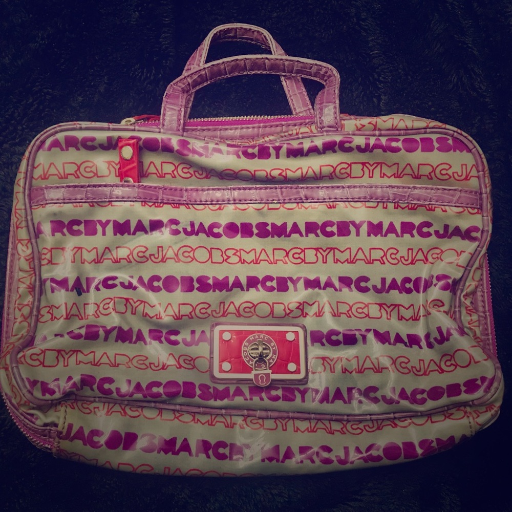 Marc by Marc jacobs logo travel/accessories tote